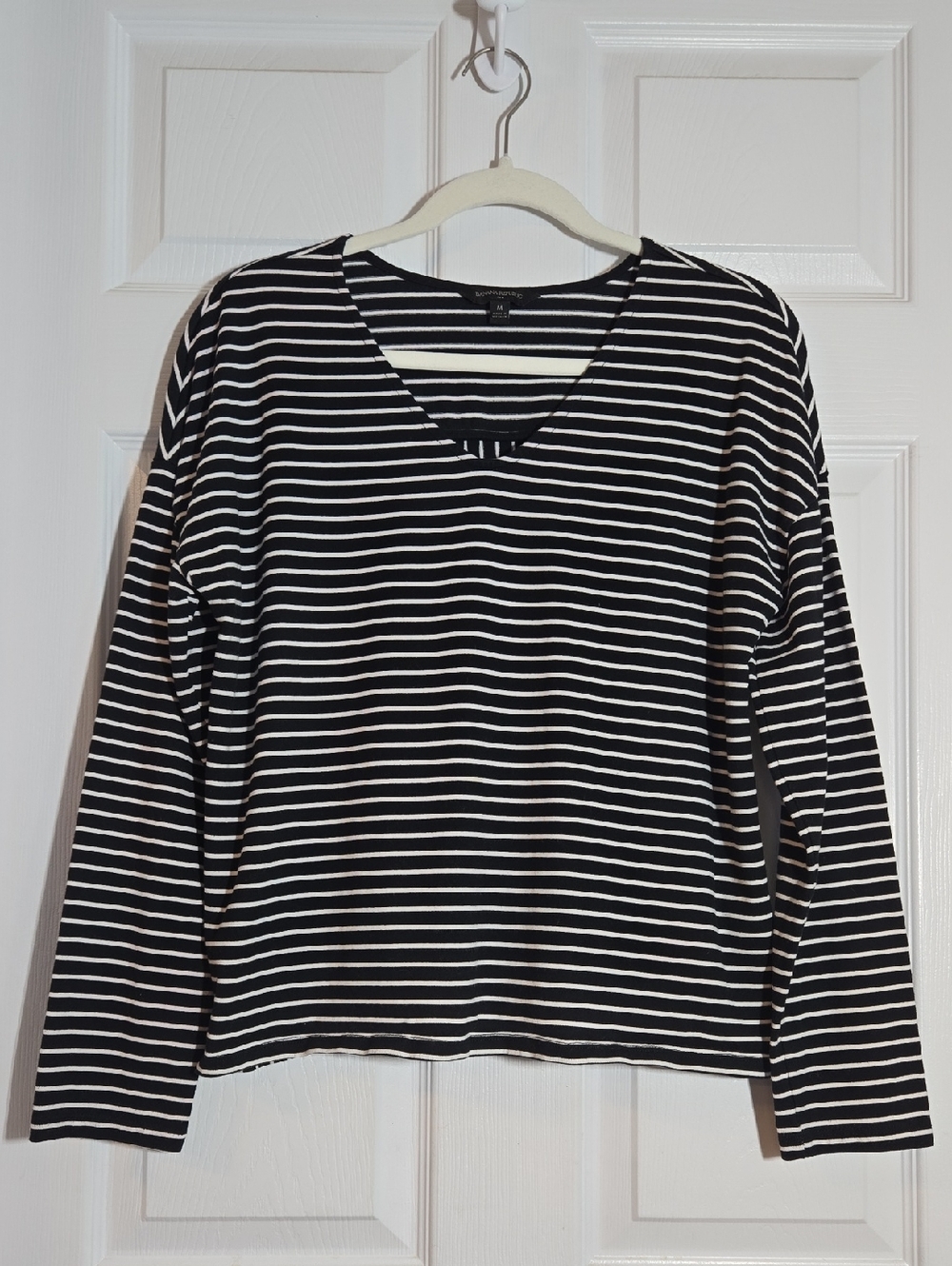 Banana Republic Black and White Striped V-Neck Long Sleeve Top Size Medium